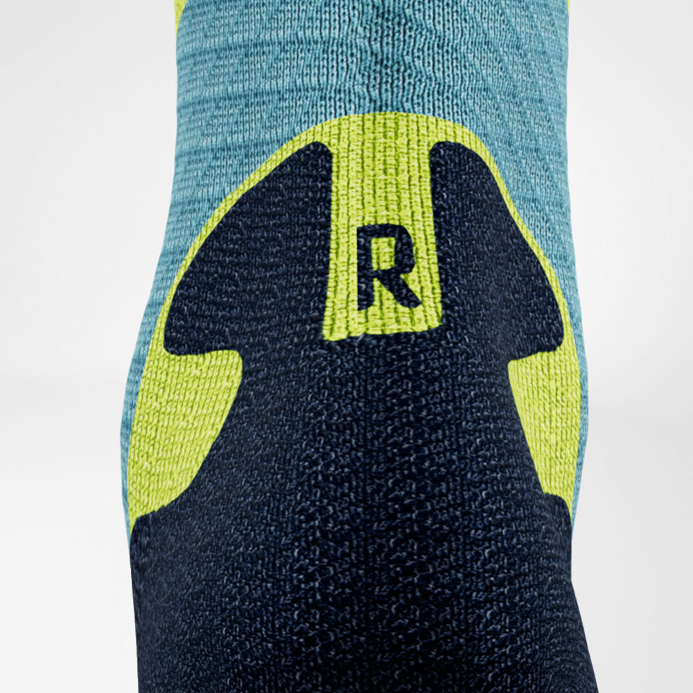 Image of Trail Run Midcut Socks Lemon Back Close-up